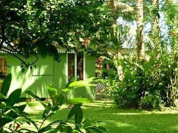 Bonjouir Lodge Paradise Teahupoo Extérieur photo